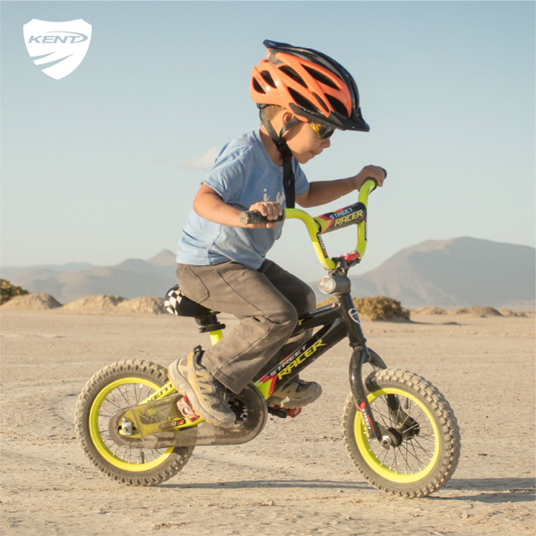 Père De Bande Dessinée Vélo Fils à Vélo Dans Le Parc | Vecteur Premium Père De Bande Dessinée Vélo Fils à Vélo Dans Le Parc | Vecteur Premium